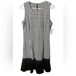 Anne Klein NWT $119 houndstooth sleeveless dress. Size 8